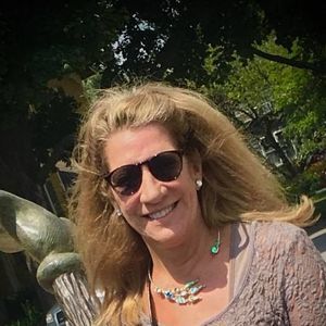 Meet your Posher, Debra